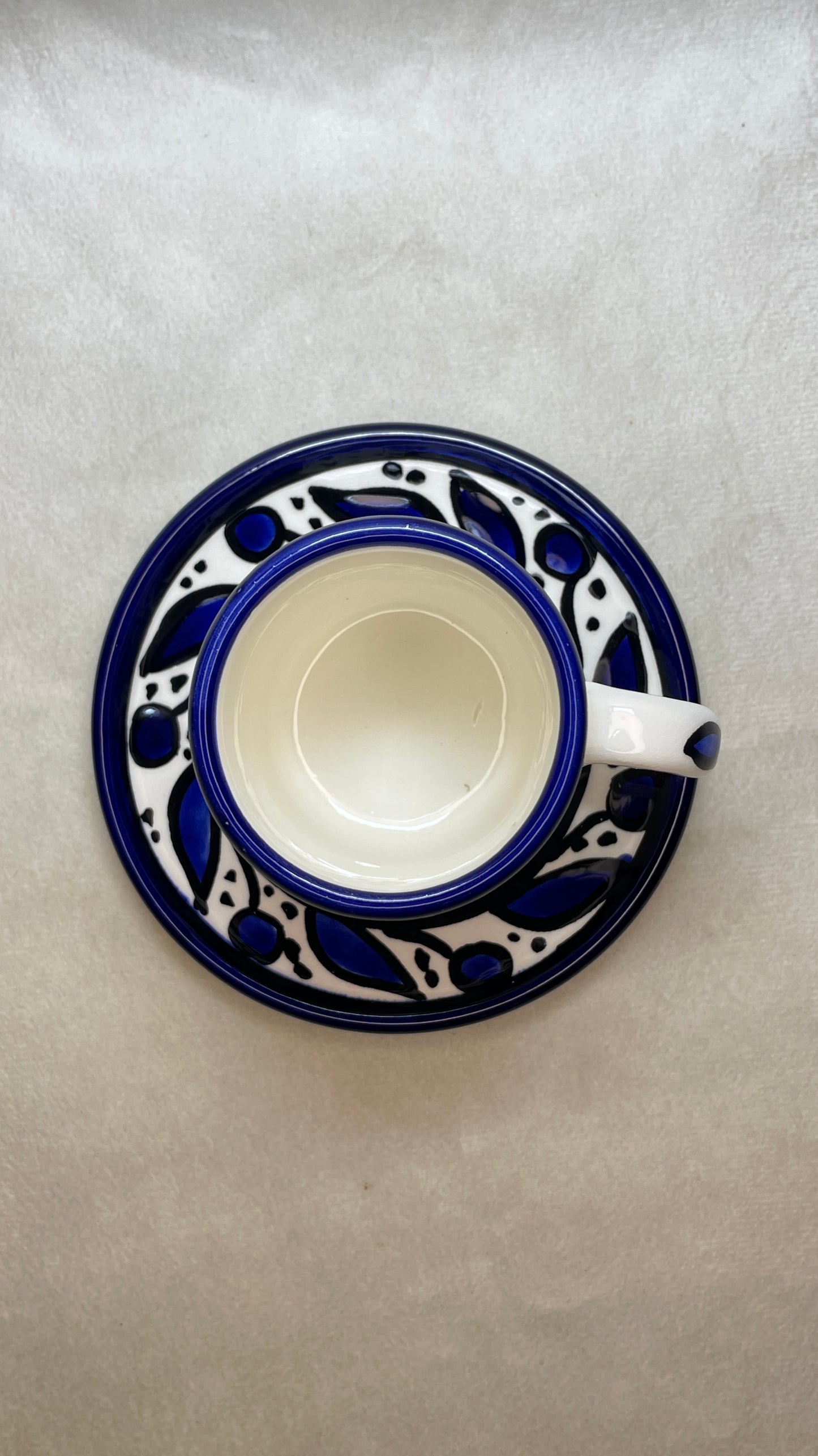 Finjan mit Untertasse