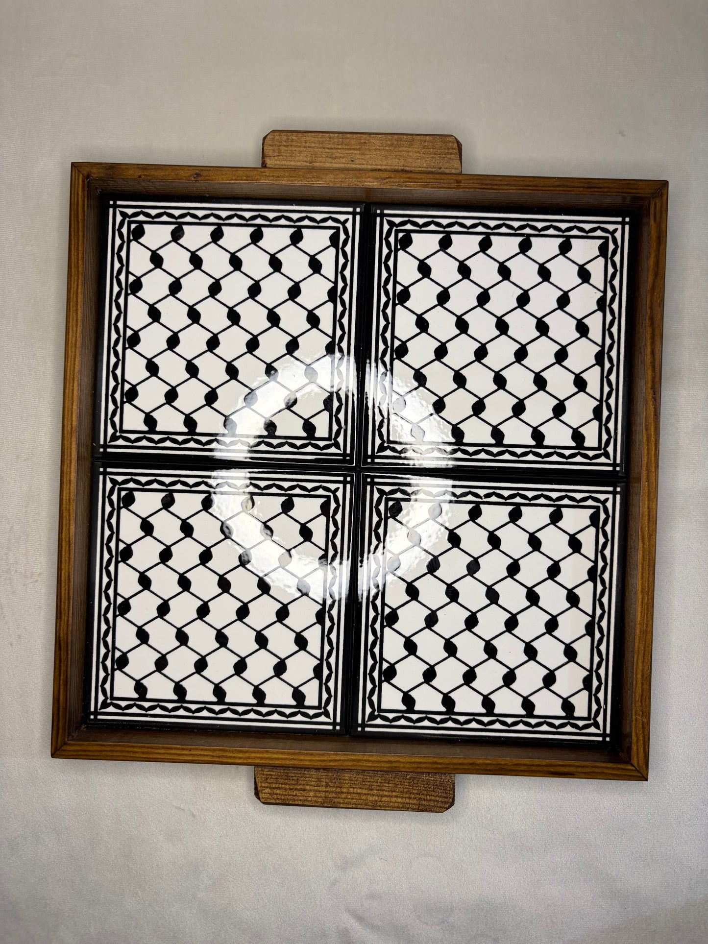 handgefertigte Servierplatte aus Olivenholz und Keramik Kunsthandwerks Boden 31 cm x 31 cm