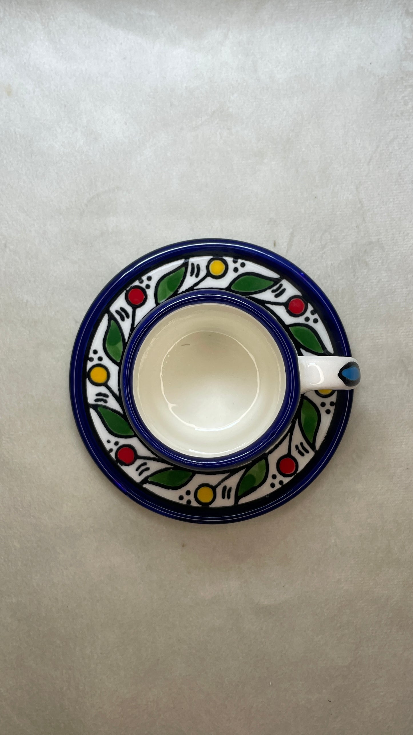 Finjan mit Untertasse