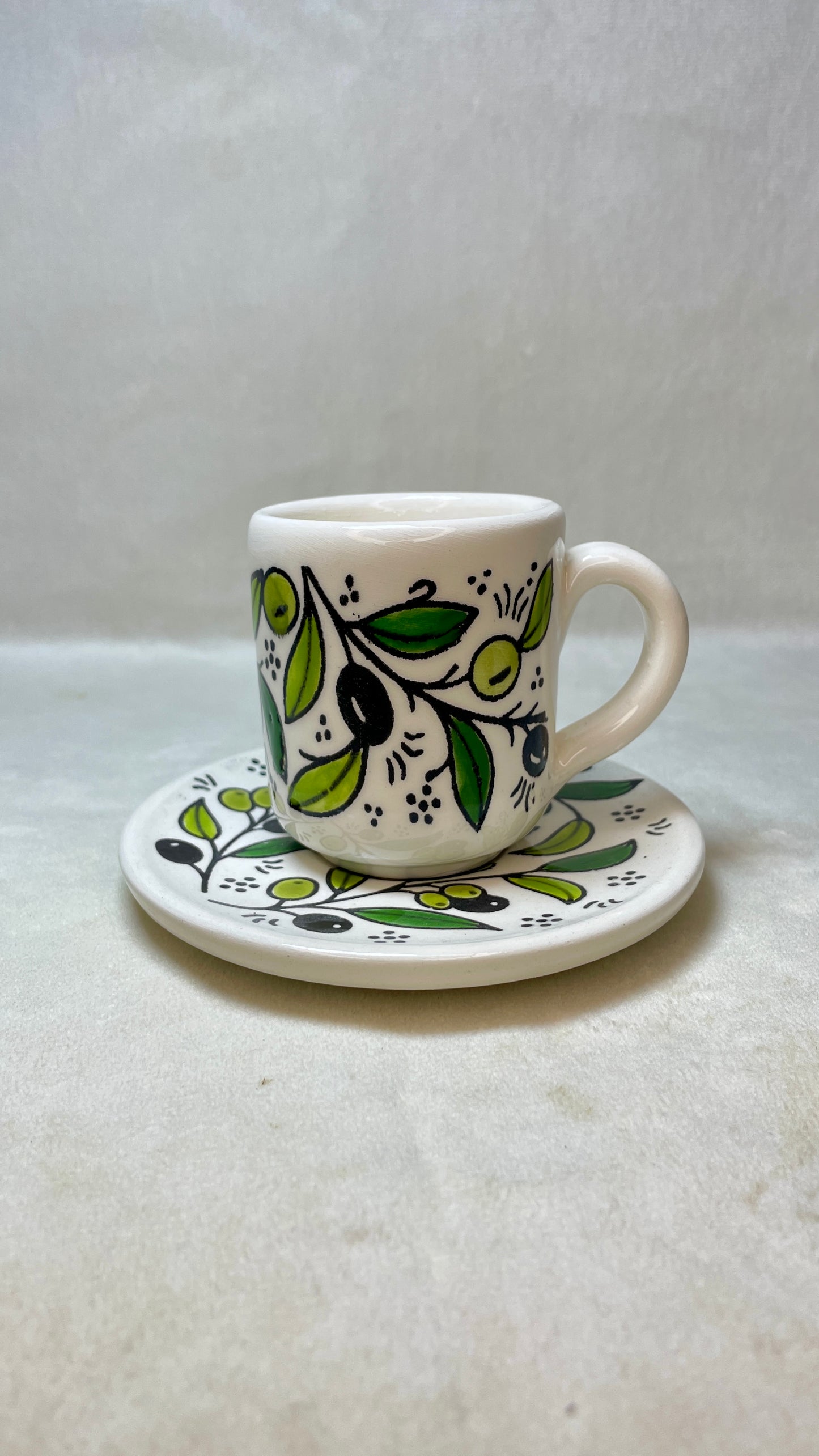 Finjan mit Untertasse