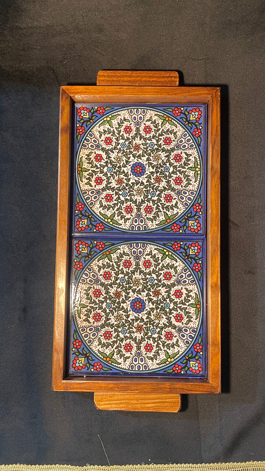 طبق تقديم مصنوع يدويًا من خشب الزيتون وقاعدة سيراميك حرفية 31 سم × 17 سم