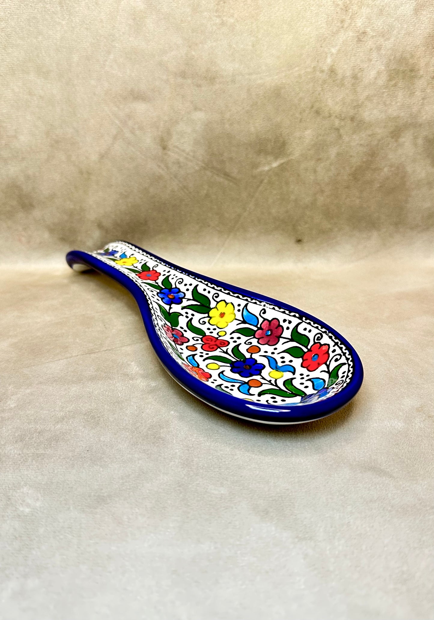 Serving plate in spoon shape colored
